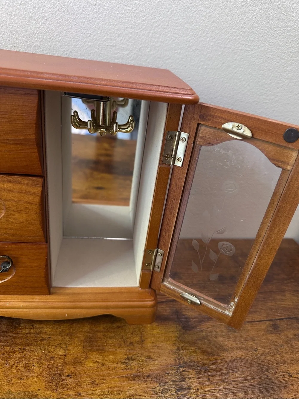 Vtg Wooden Jewelry Box Chest 3 Drawers Heart Etching Etched Glass Door Mirror